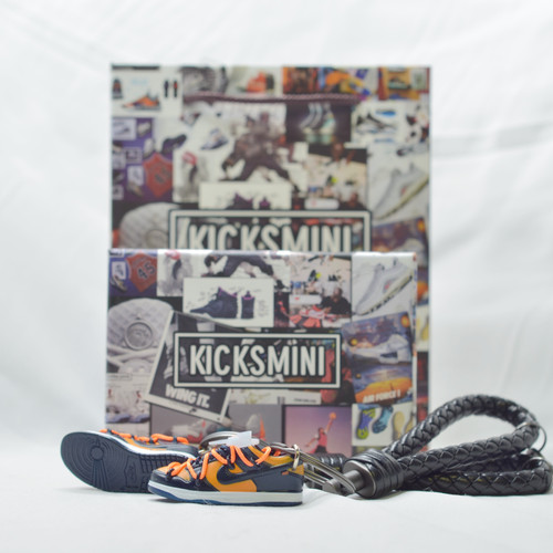 SB Dunk Low OW "University Gold" 3D Sneaker Keychain