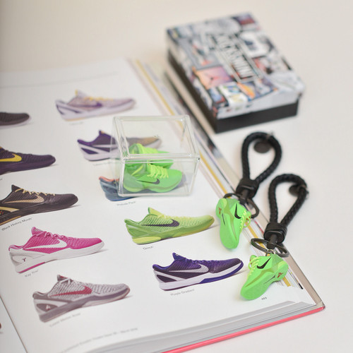 Kobe 6 "Grinch"  3D Sneaker Keychain